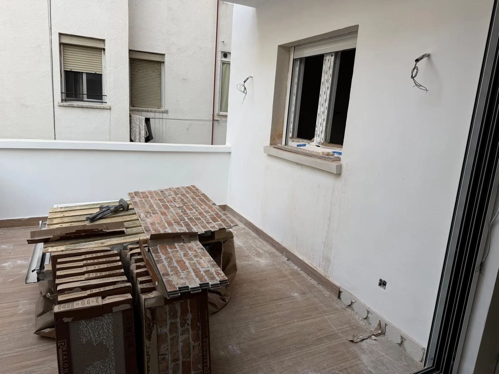 Reforma de terraza y acceso · vista 01