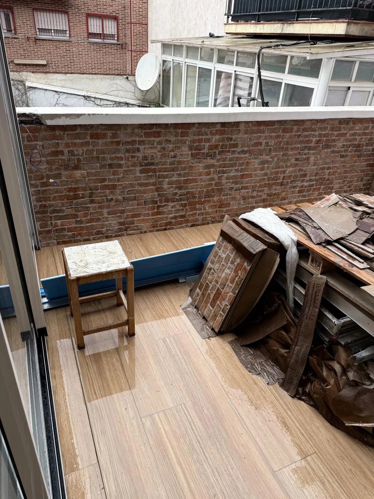 Reforma de terraza y acceso · vista 02